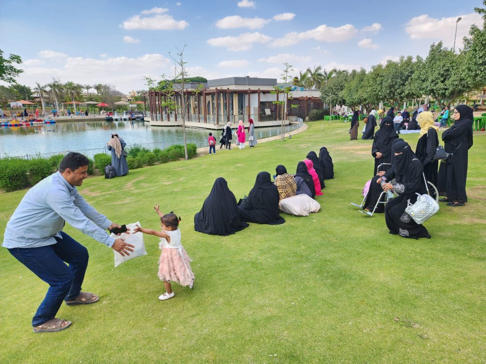 A recreational trip to the Family Garden in Al-Rehab City, for patients residing in  Dar Al Hijrah.