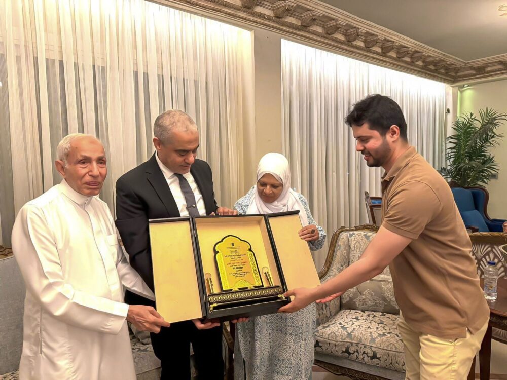 Al-Arabi Group in Egypt was honored with the shield of the Yemen Foundation for Cancer Care