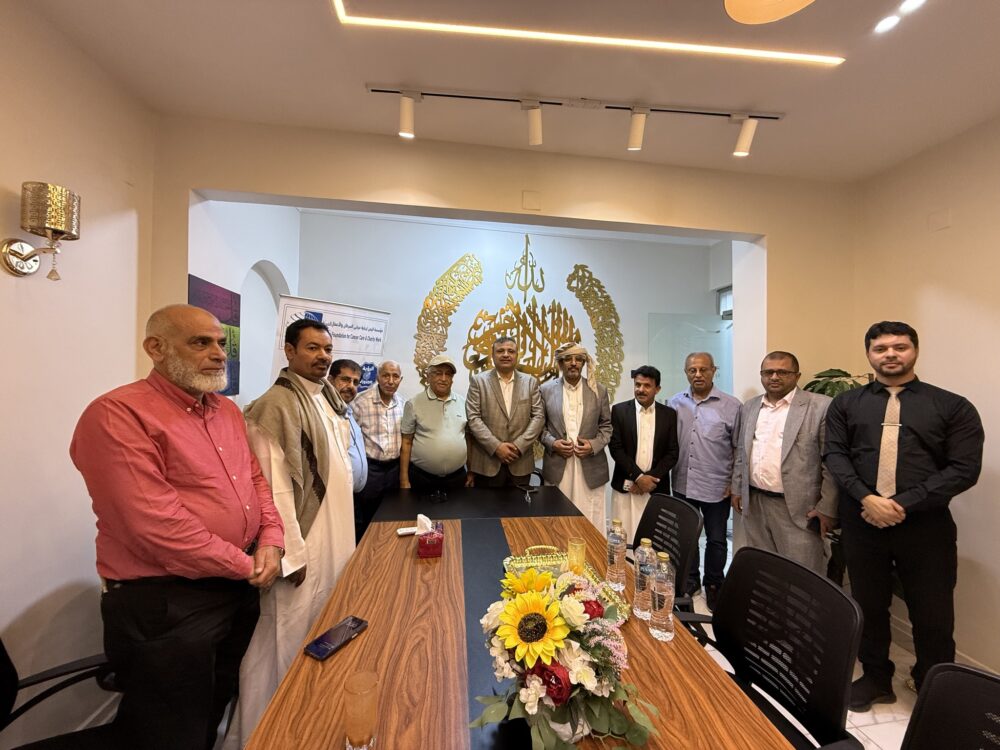 رئيس المؤسسة يستقبل سفير الجمهورية اليمنية لدى سلطنة عمان الدكتور خالد بن شطيف